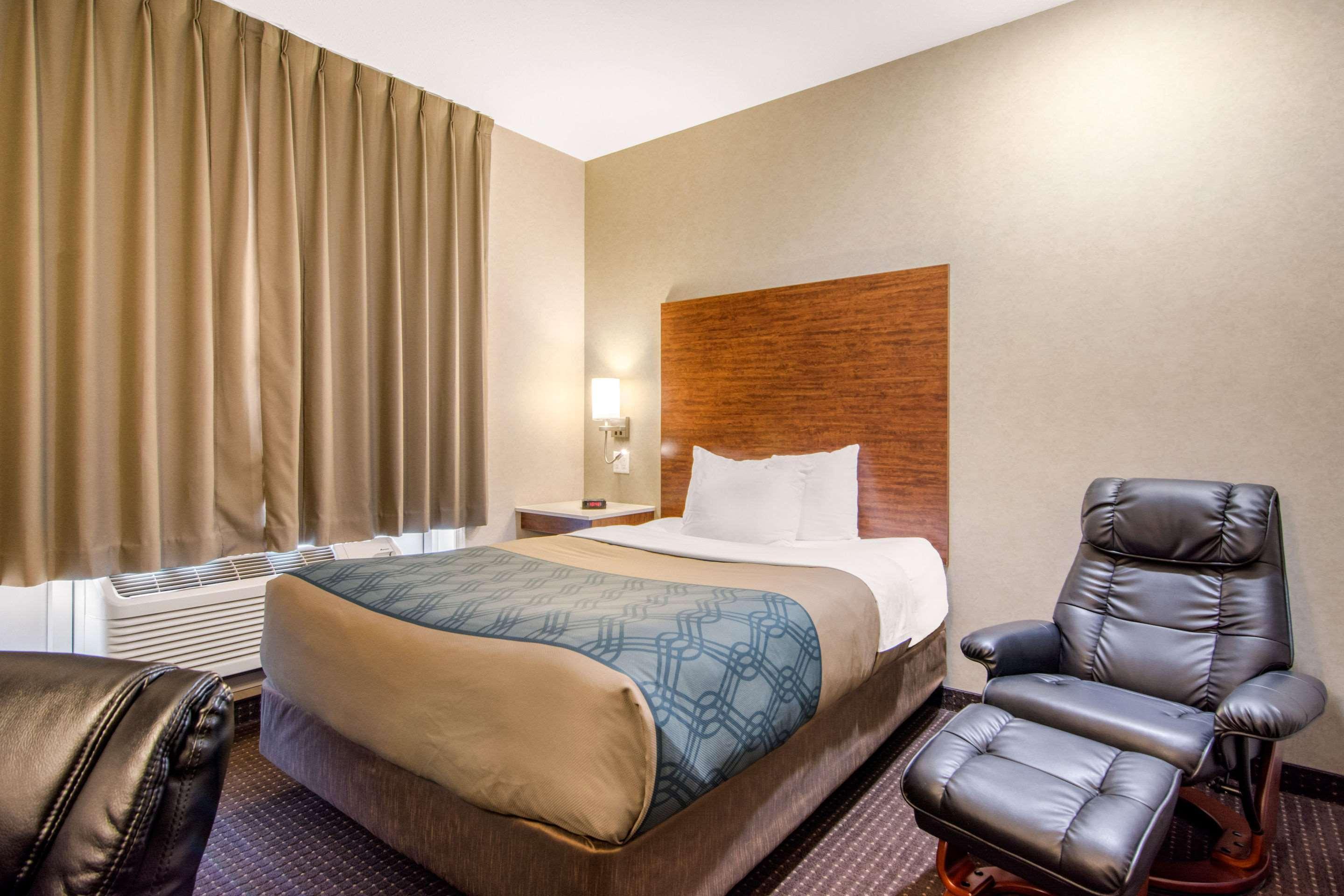 Econo Lodge Fox Creek Bagian luar foto
